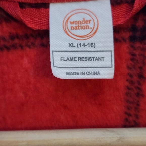 Youth XL Red and Black Plaid Hooded Robe Soft Cozy Buffalo Plaid Hooded - Picture 3 of 8